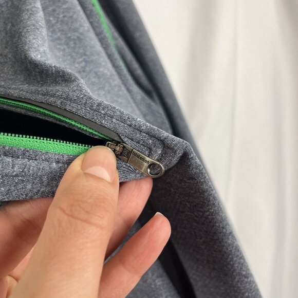Lululemon Metal Vent Grey and Green 1/4 Zip Running Shirt Mens Size Large - Picture 6 of 12